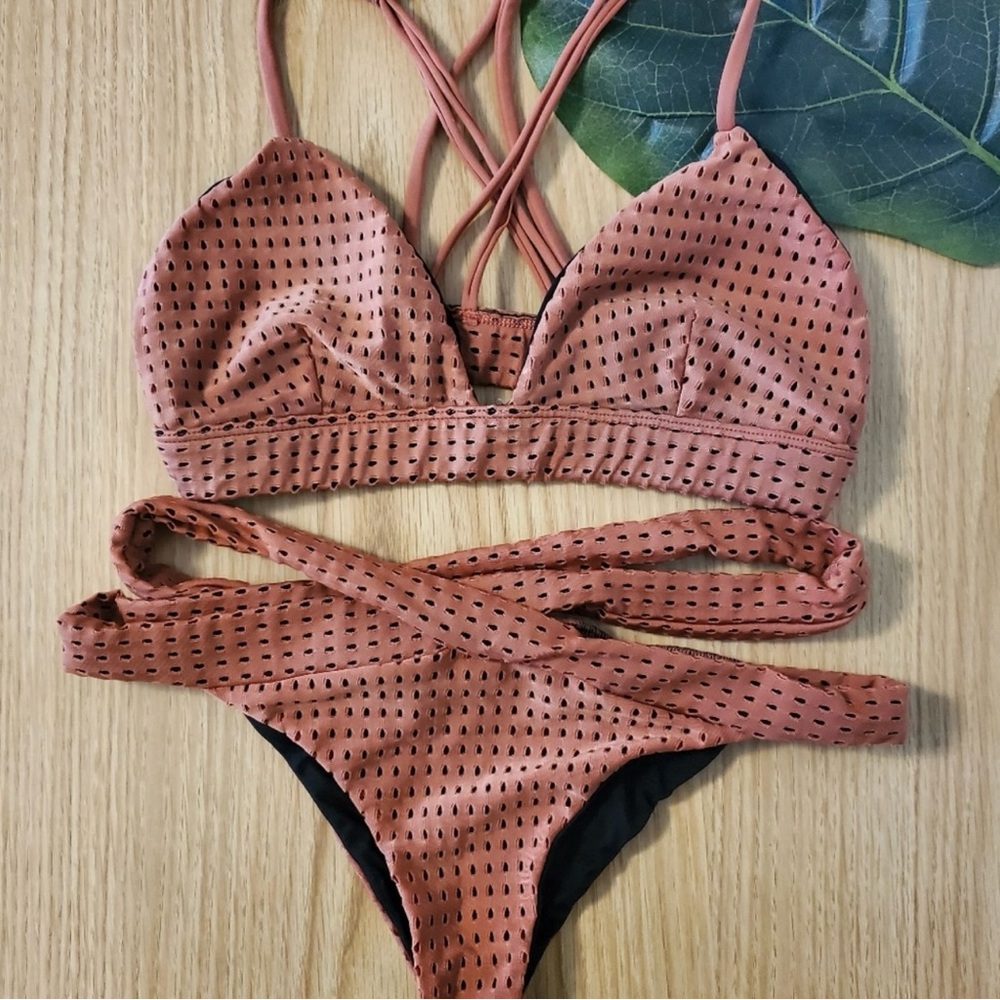 GUC Acacia Mesh Bottom